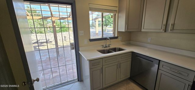 1820 Rentfrow Avenue, Las Cruces, NM 88001
