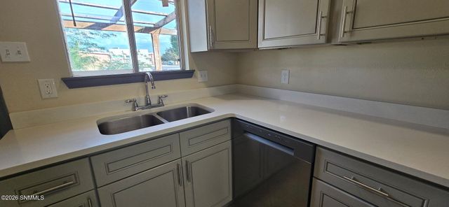 1820 Rentfrow Avenue, Las Cruces, NM 88001