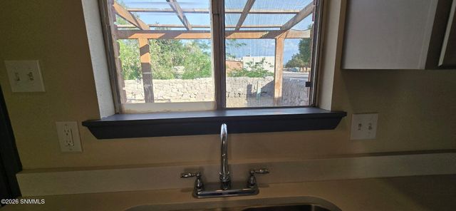 1820 Rentfrow Avenue, Las Cruces, NM 88001