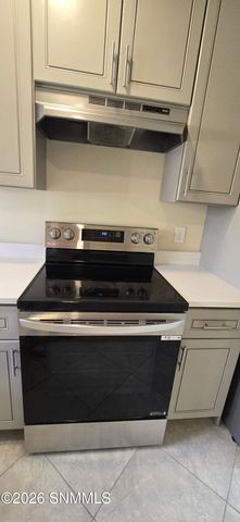 1820 Rentfrow Avenue, Las Cruces, NM 88001