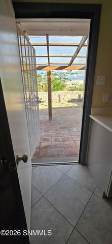 1820 Rentfrow Avenue, Las Cruces, NM 88001