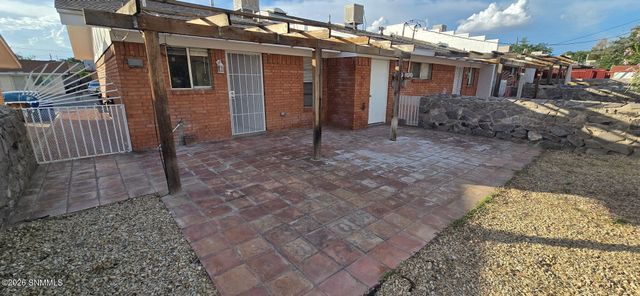 1820 Rentfrow Avenue, Las Cruces, NM 88001