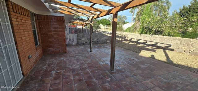 1820 Rentfrow Avenue, Las Cruces, NM 88001