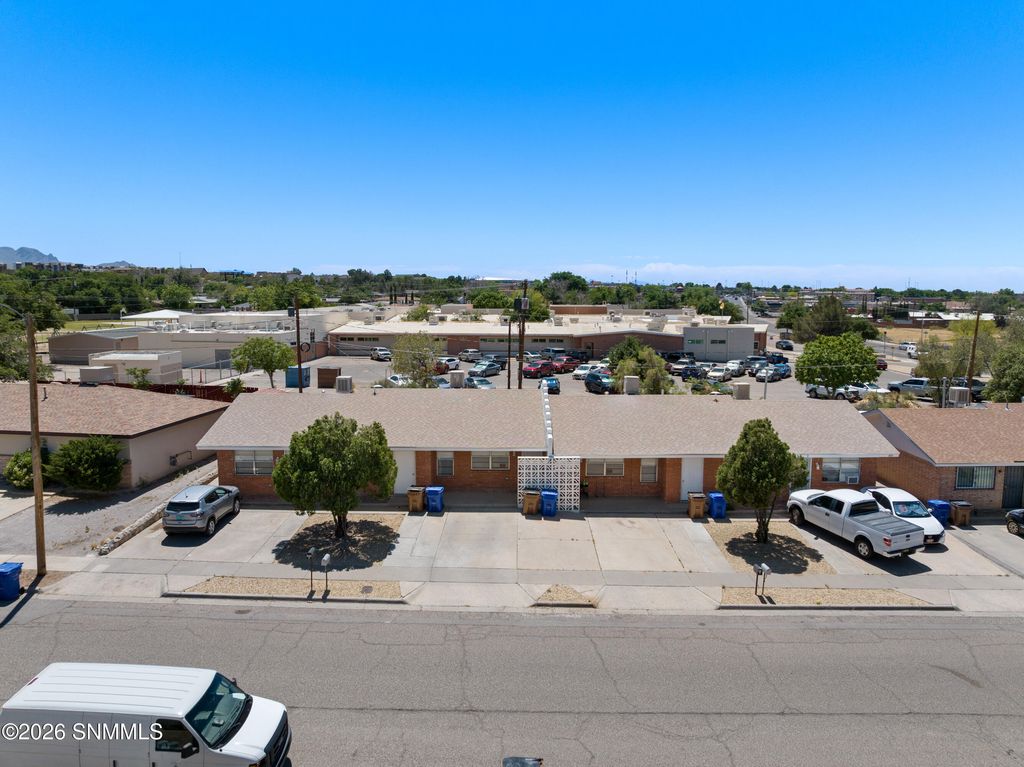 1820 Rentfrow Avenue, Las Cruces, NM 88001