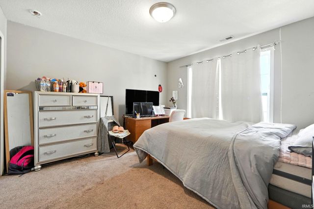 1904 Waynedale Drive, Garrett, IN 46738