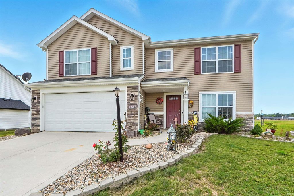 1904 Waynedale Drive, Garrett, IN 46738