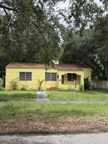 260 Hibiscus Dr, Miami Springs, FL 33166