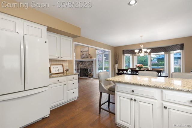 20933 Ivy Circle, Macomb Township, MI 48044