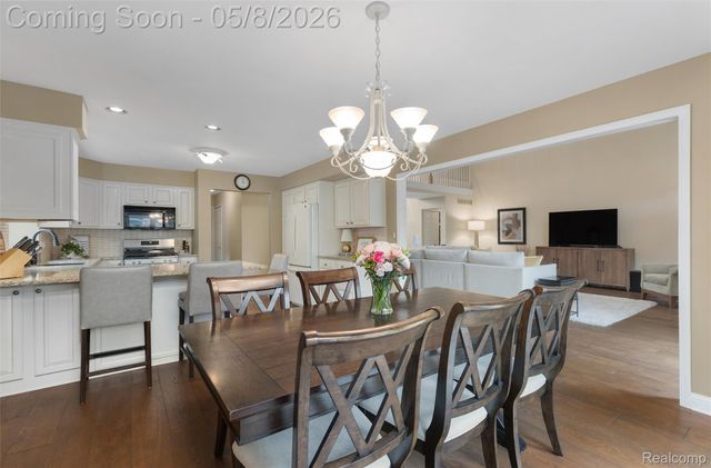 20933 Ivy Circle, Macomb Township, MI 48044