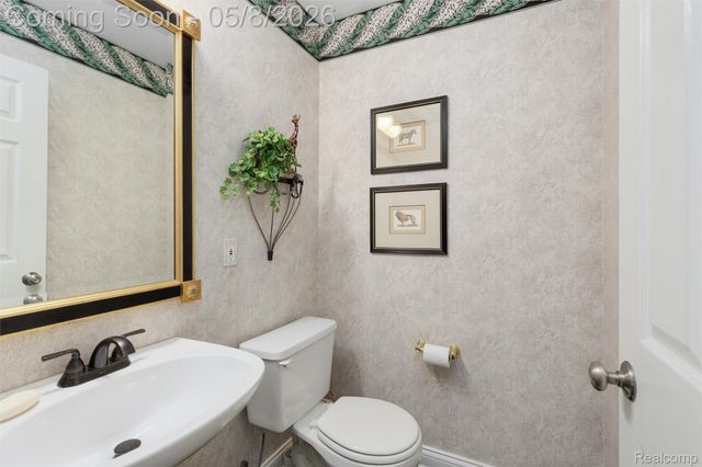 20933 Ivy Circle, Macomb Township, MI 48044