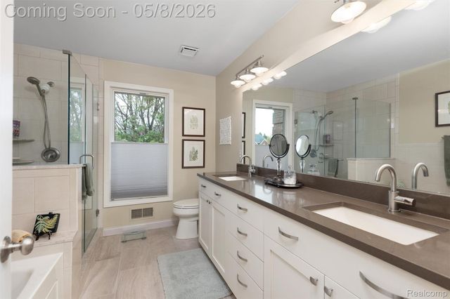 20933 Ivy Circle, Macomb Township, MI 48044
