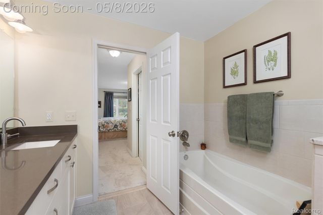 20933 Ivy Circle, Macomb Township, MI 48044