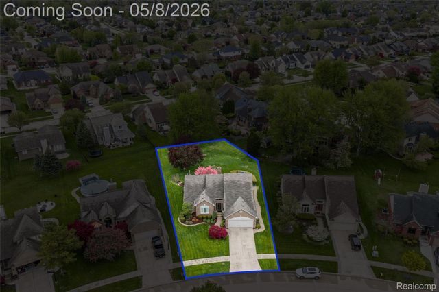 20933 Ivy Circle, Macomb Township, MI 48044