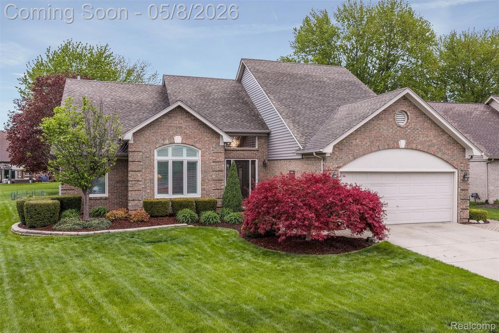 20933 Ivy Circle, Macomb Township, MI 48044