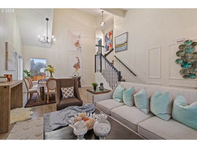 17231 Nw OAKLEY Ct, Portland, OR 97229