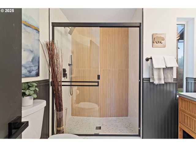 17231 Nw OAKLEY Ct, Portland, OR 97229