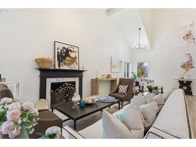 17231 Nw OAKLEY Ct, Portland, OR 97229