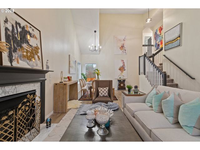 17231 Nw OAKLEY Ct, Portland, OR 97229