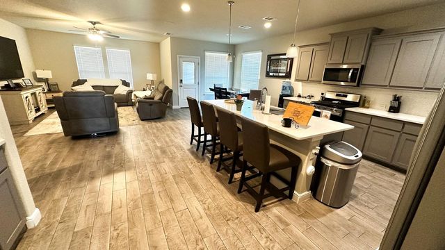 252 Drumcliffe Drive, Fort Worth, TX 76052