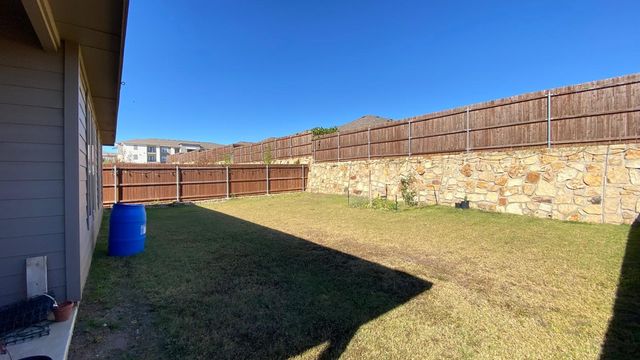 252 Drumcliffe Drive, Fort Worth, TX 76052