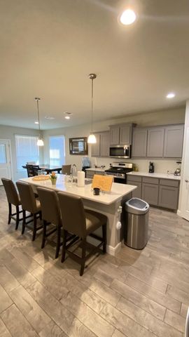 252 Drumcliffe Drive, Fort Worth, TX 76052