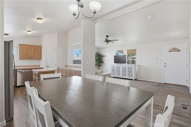 203 Dogwood Lane, Bakersfield, CA 93308