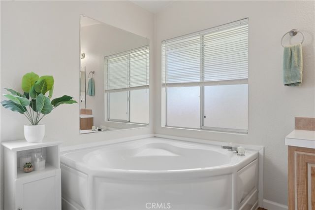 203 Dogwood Lane, Bakersfield, CA 93308