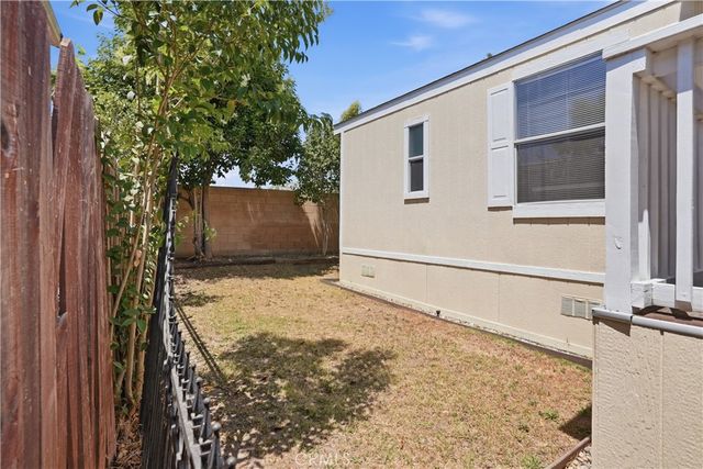 203 Dogwood Lane, Bakersfield, CA 93308