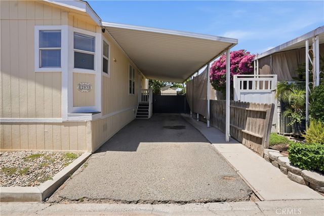 203 Dogwood Lane, Bakersfield, CA 93308