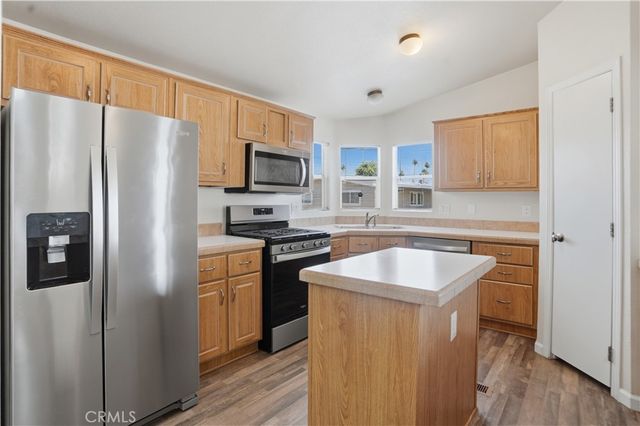 203 Dogwood Lane, Bakersfield, CA 93308