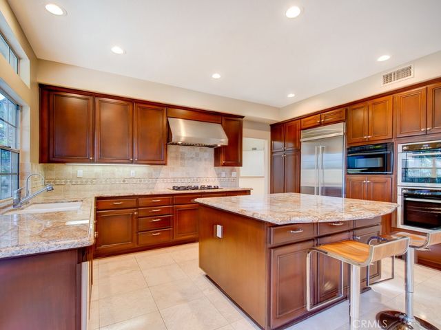11940 N Riviera, Tustin, CA 92782
