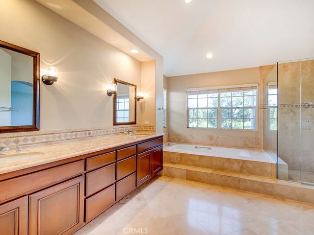 11940 N Riviera, Tustin, CA 92782