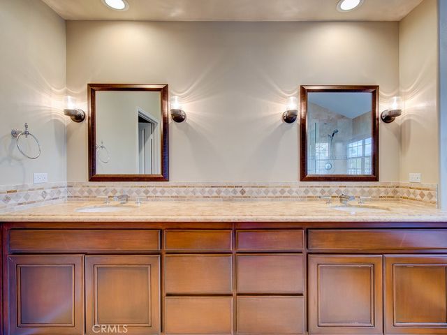 11940 N Riviera, Tustin, CA 92782
