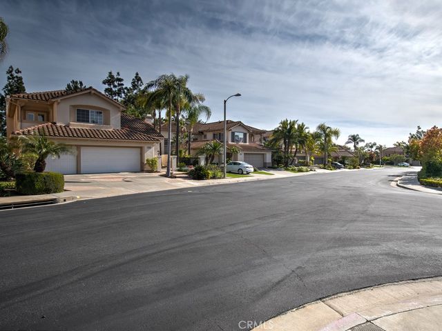 11940 N Riviera, Tustin, CA 92782