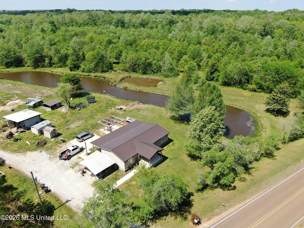 951 S Mount Zion Road, Byhalia, MS 38611 — photo 2