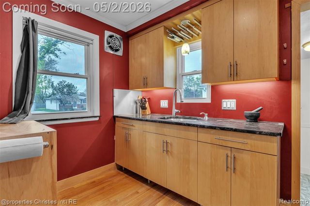 22114 Lange Street, Saint Clair Shores, MI 48080