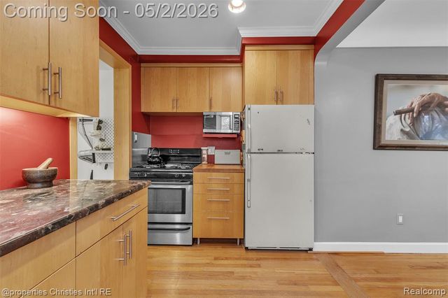 22114 Lange Street, Saint Clair Shores, MI 48080