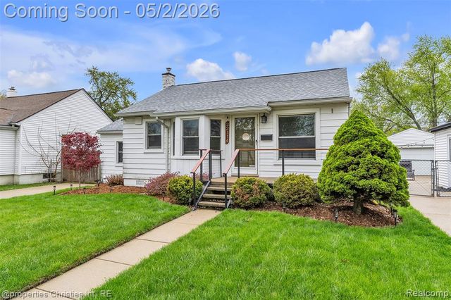 22114 Lange Street, Saint Clair Shores, MI 48080