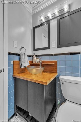 22114 Lange Street, Saint Clair Shores, MI 48080