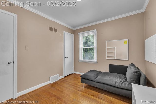 22114 Lange Street, Saint Clair Shores, MI 48080