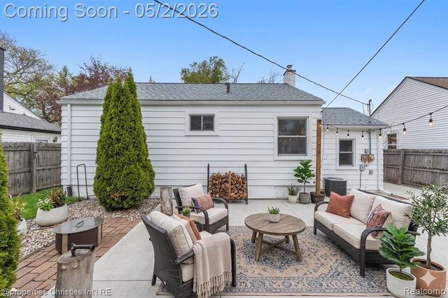 22114 Lange Street, Saint Clair Shores, MI 48080