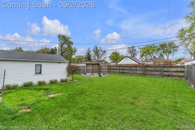 22114 Lange Street, Saint Clair Shores, MI 48080