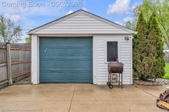 22114 Lange Street, Saint Clair Shores, MI 48080