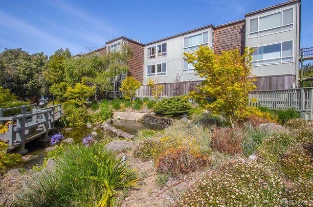215 Red Rock Way 207J, San Francisco, CA 94131