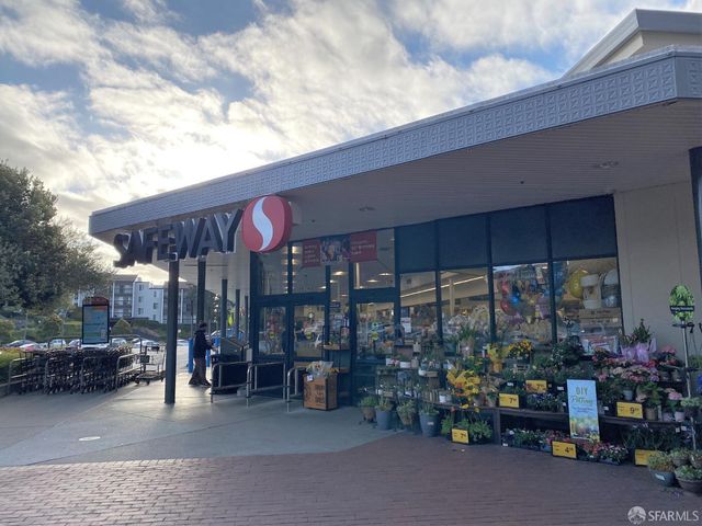 215 Red Rock Way 207J, San Francisco, CA 94131