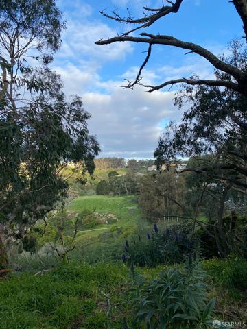 215 Red Rock Way 207J, San Francisco, CA 94131