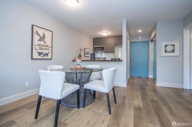 215 Red Rock Way 207J, San Francisco, CA 94131