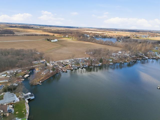 5671 N Stahl Road, Monon, IN 47959