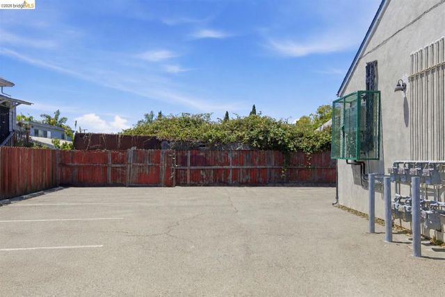 2207 Bonar St, Berkeley, CA 94702
