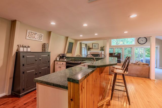 1 Beaver Street, Winhall, VT 05340